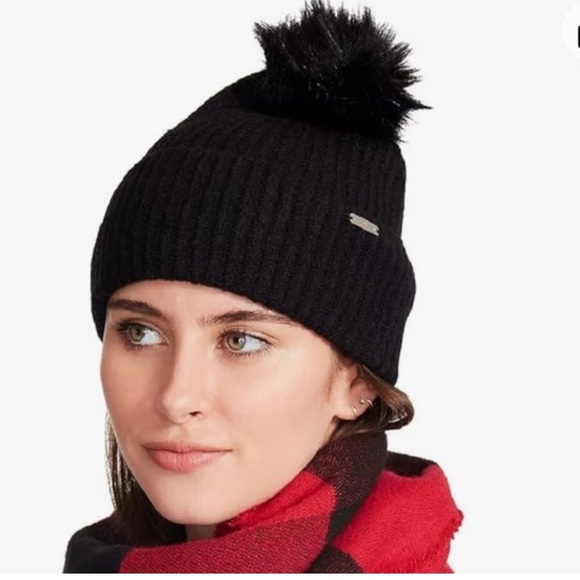 Steve Madden Black Ribbed Pom Pom Beanie - Picture 1 of 4